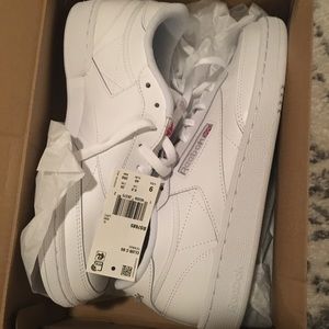 Reebok women’s tennis shoe